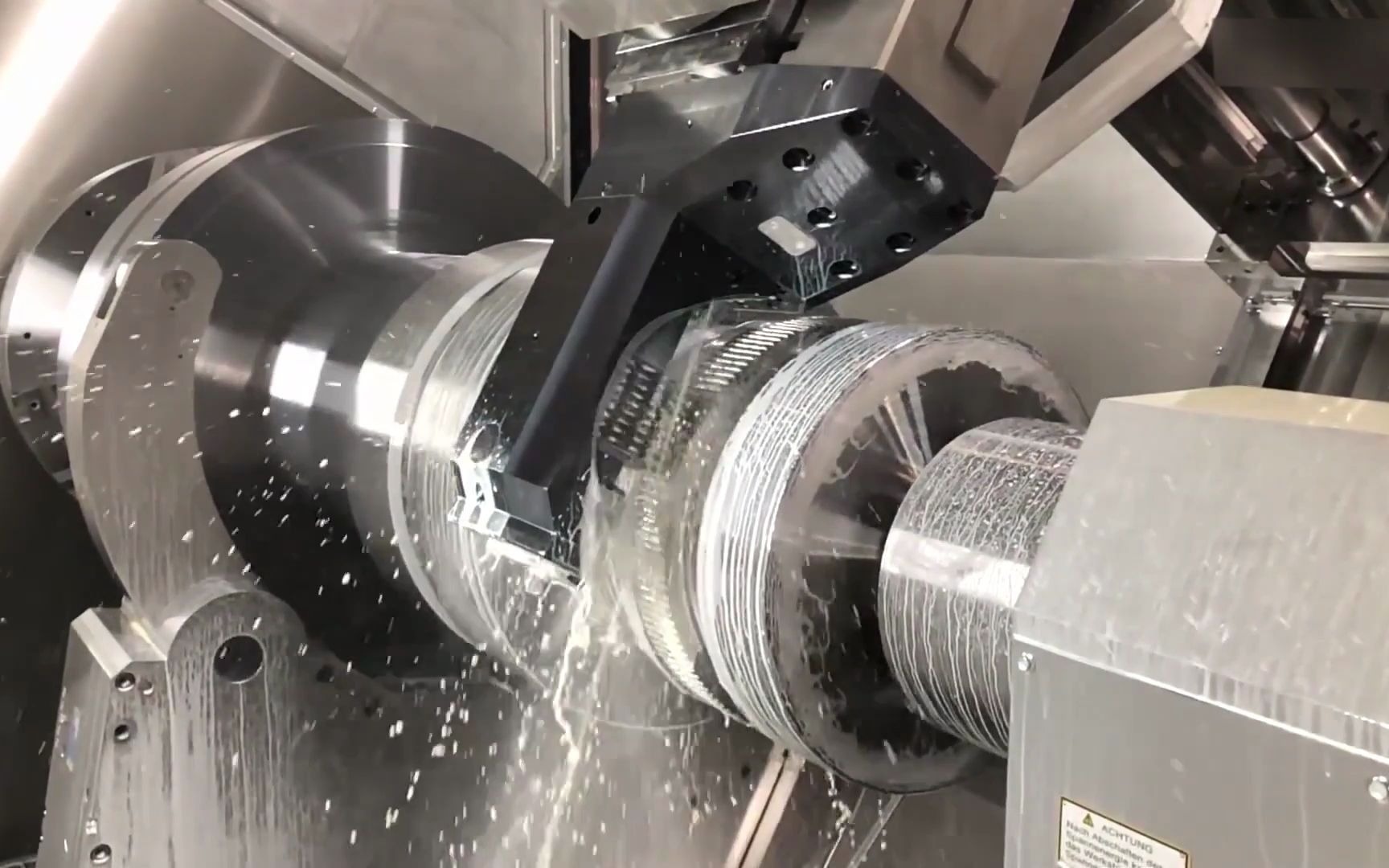 鲁股观察 豪迈科技2025年业绩双增 数控机床业务收入增长1426%(图1)